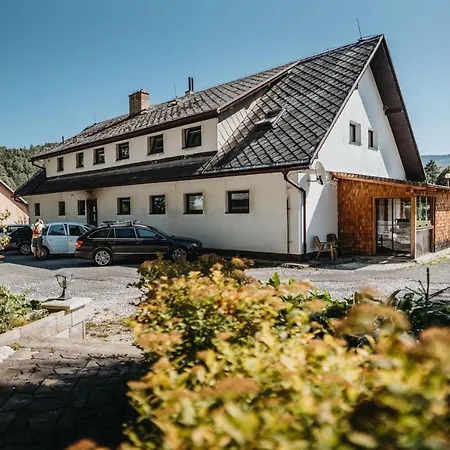 U Ztraceneho Potoka Homestay Vapenna