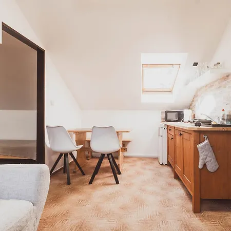 U Ztraceneho Potoka Homestay Vapenna